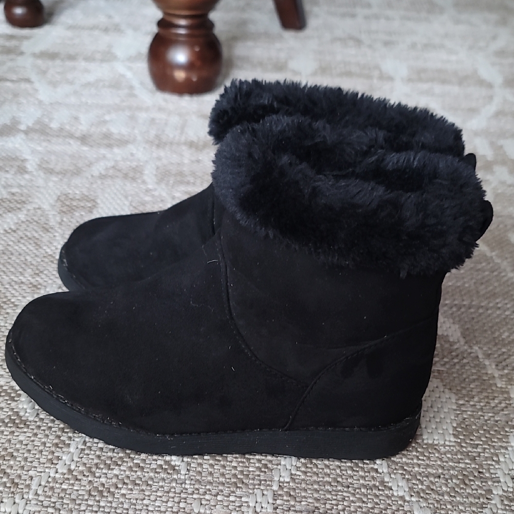 Cat & Jack Black Faux-Fur Cuffed Kids Ankle Boots